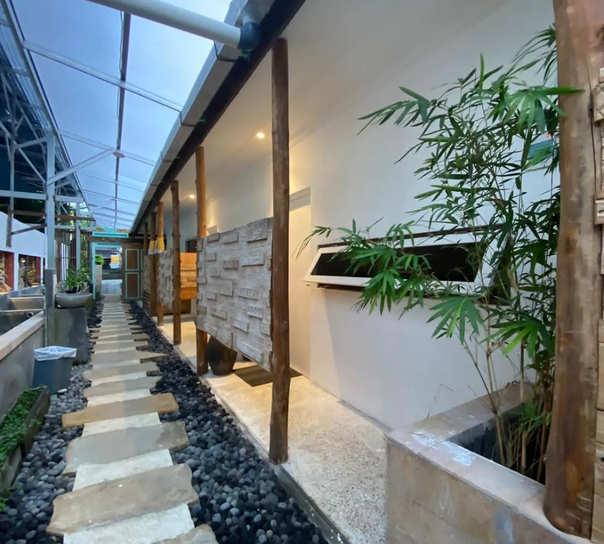Homestay Lavender Star House Apartment Kuta